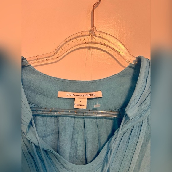 Diane Von Furstenberg Cornflower Blue Acquilina
Blouse Size 4 $268 - Picture 4 of 8
